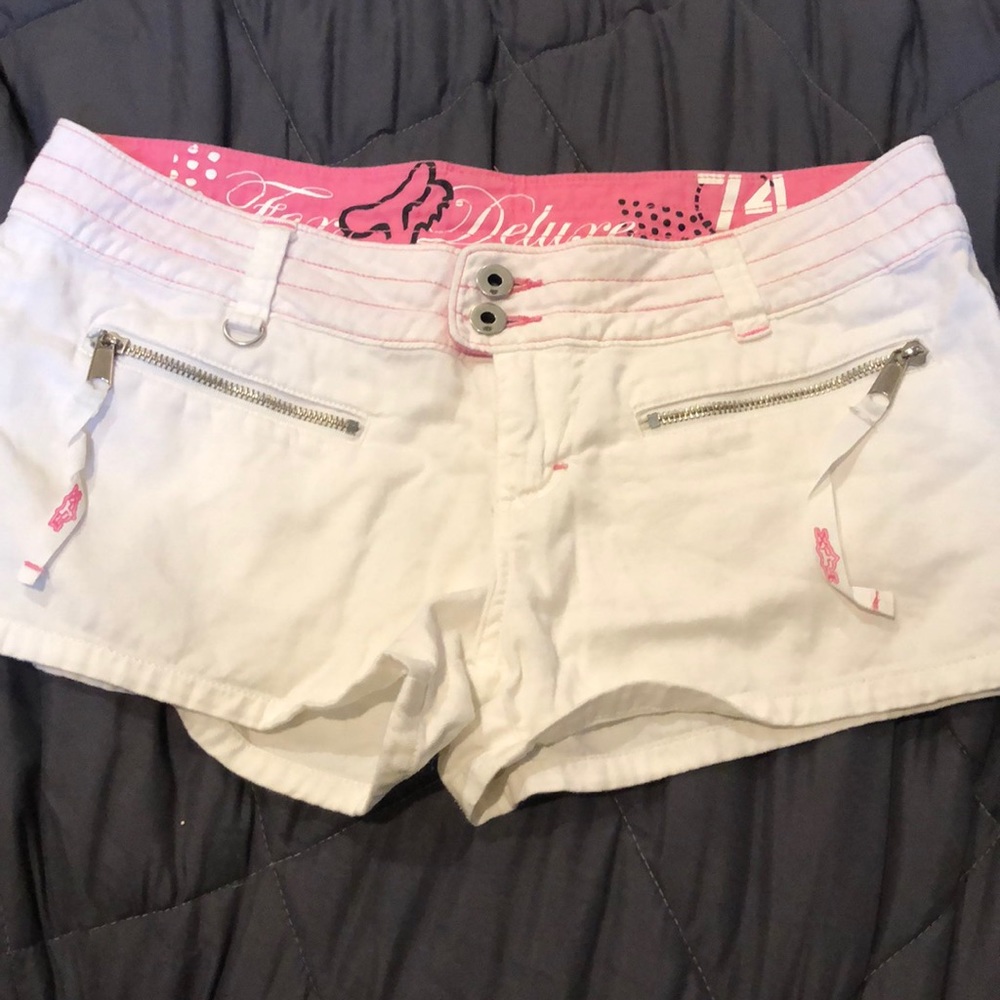 white fox deluxe shorts size 7